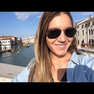 Meet your Posher, Allison