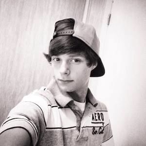 Meet your Posher, Justin