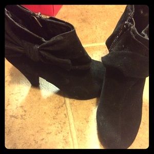 Black ankle booties