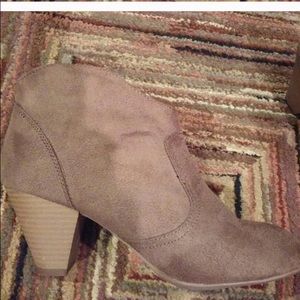 Mossimo Dark Tan Booties