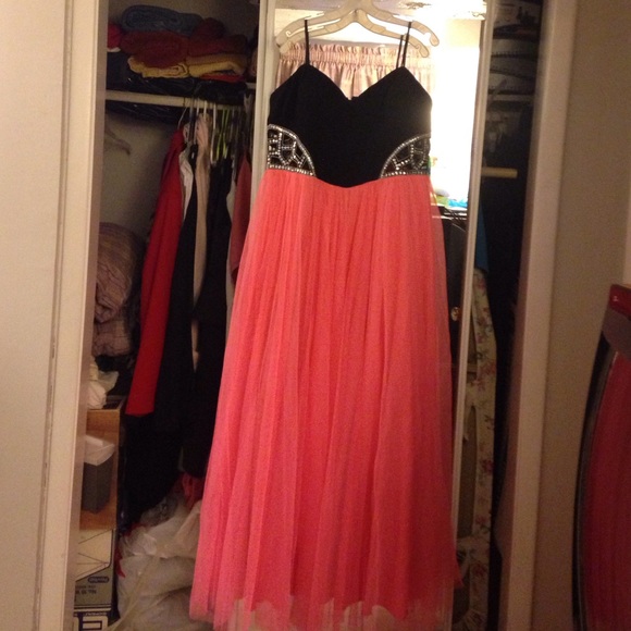 Prom Dress - Picture 2 of 4