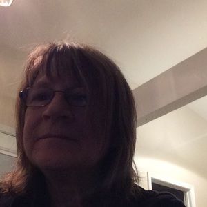 Meet your Posher, Dee