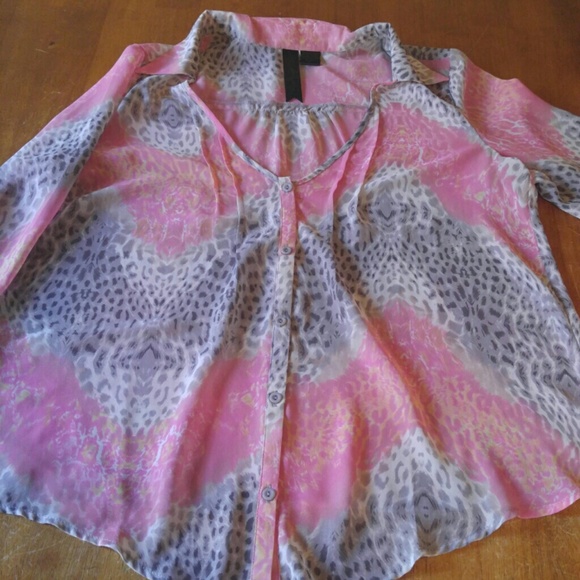 🌸FLASHSALE🌸 Beautiful blouse - Picture 3 of 3
