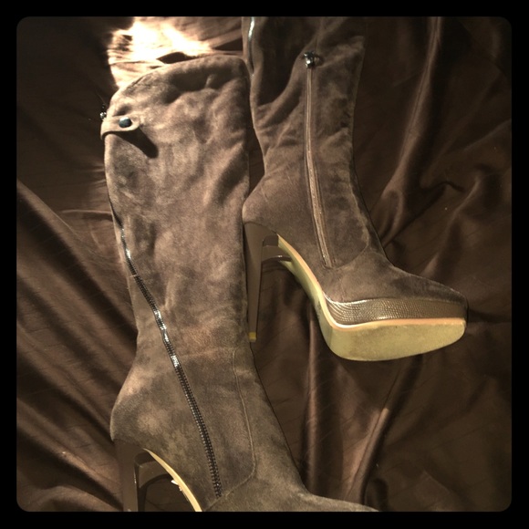 Thigh high heel
