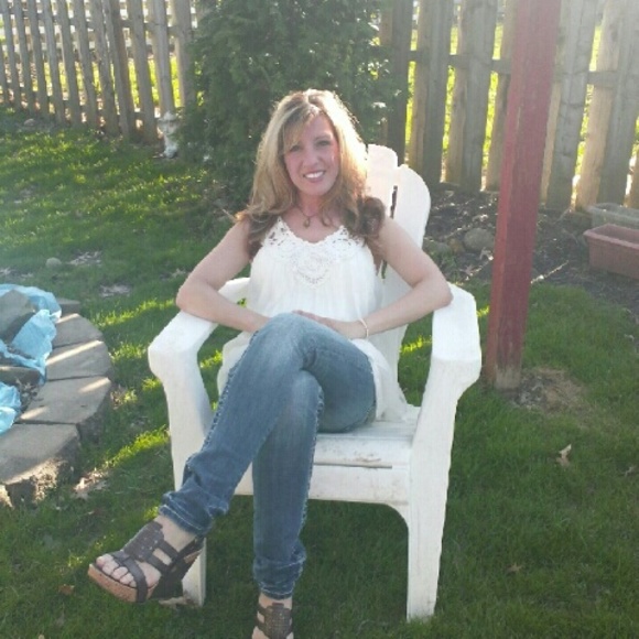 Meet your Posher, Buffy - Picture 2 of 2