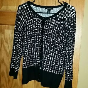 White House Black Market 3/4 sleeve geo print card