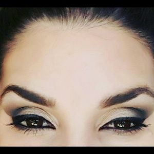 Meet your Posher, Cynthia