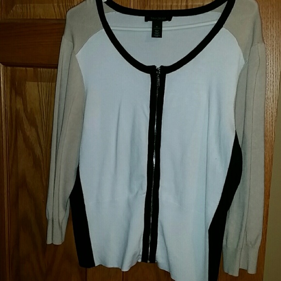 White House Black Market 3/4 Sleeve Zip front Card