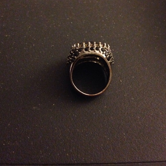 Ring - Picture 2 of 2
