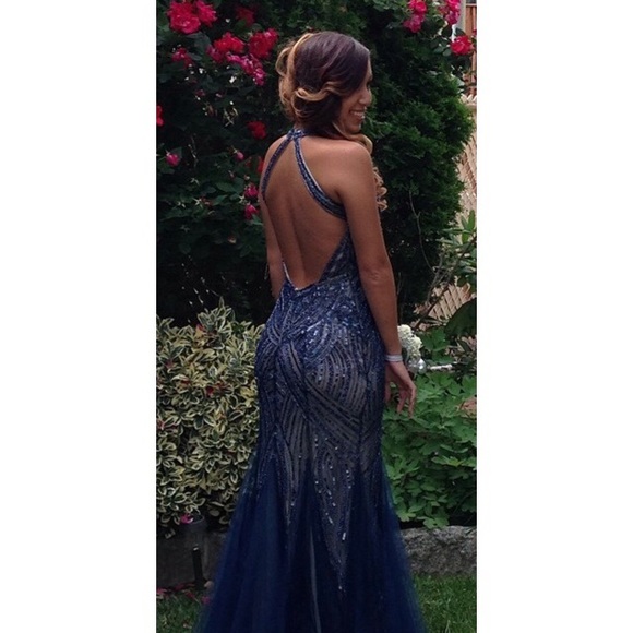 Prom dress - Picture 1 of 2