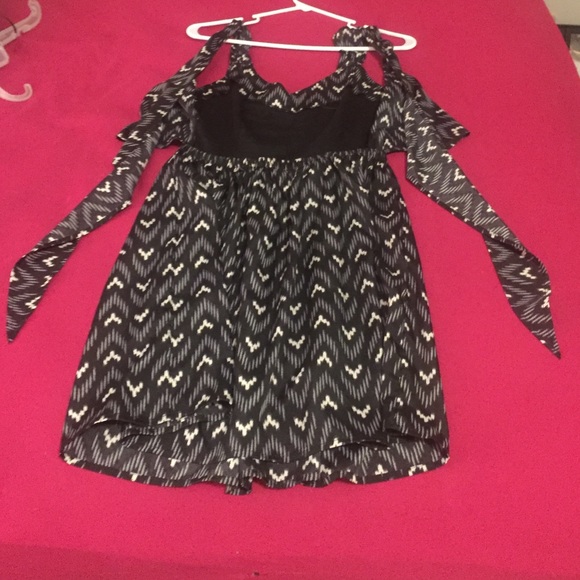 Blue and white open back sun dress - Picture 2 of 3