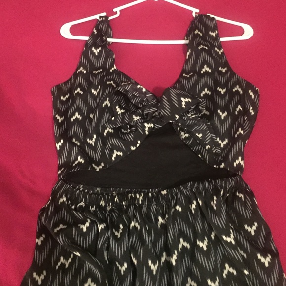 Blue and white open back sun dress - Picture 3 of 3