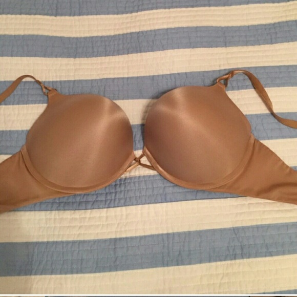 Victoria's Secret bombshell bra