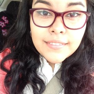 Meet your Posher, Desiree