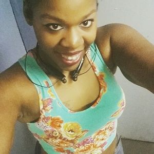 Meet your Posher, Tonya