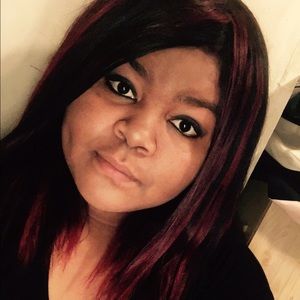 Meet your Posher, Desiree