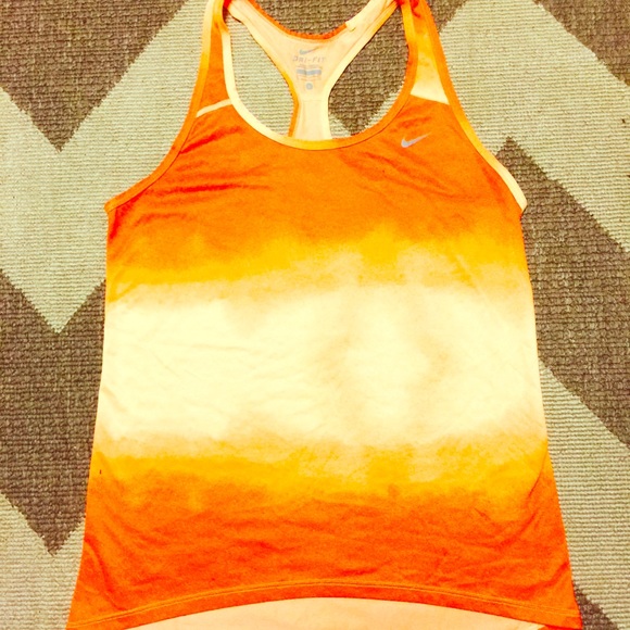 Nike drifit work out top