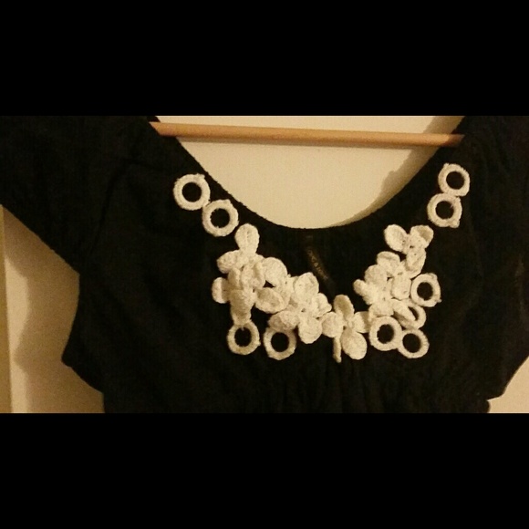 Bundle! 2 Cute dresses - Picture 4 of 4