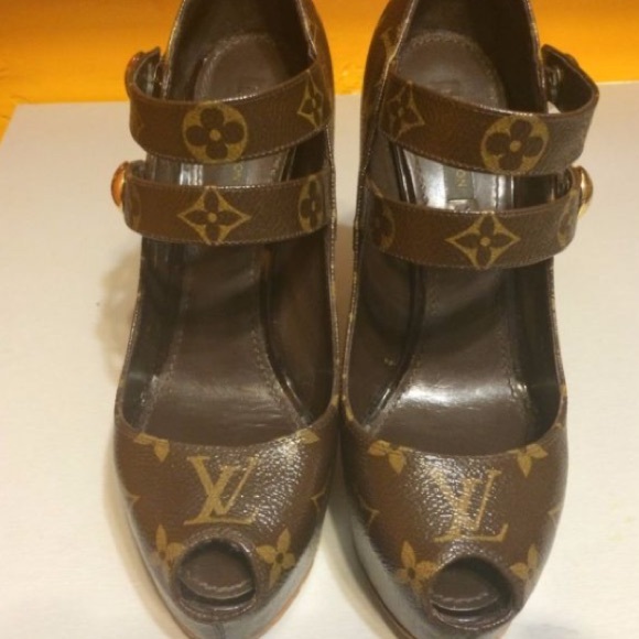 💃🏼👠LOUIS VUITTON Patent Monogram - Picture 2 of 4