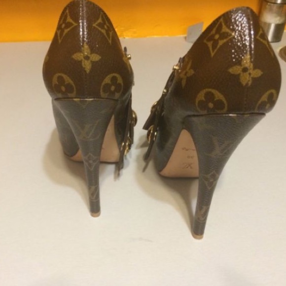 💃🏼👠LOUIS VUITTON Patent Monogram - Picture 3 of 4