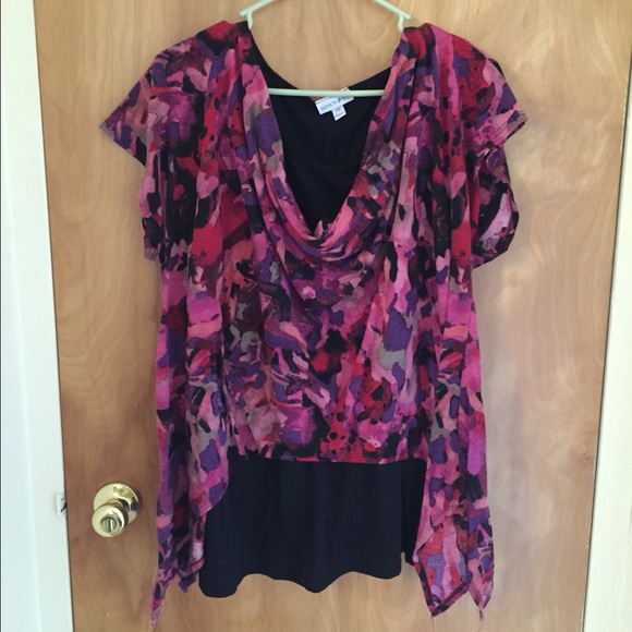 Fashion Bug Tops - Pretty floral Fashion Bug brand blouse (size 2X).