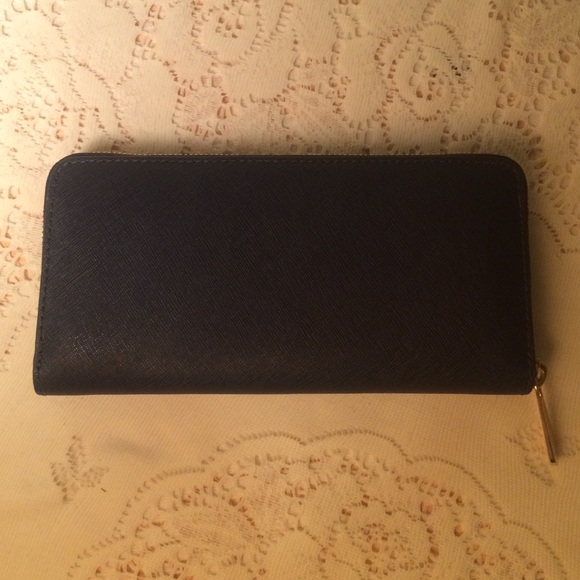 SOLD Michael Kors Navy Jet Set Wallet NWT - Picture 3 of 4
