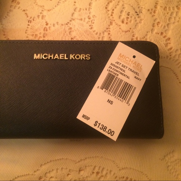 SOLD Michael Kors Navy Jet Set Wallet NWT - Picture 2 of 4