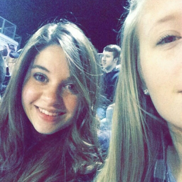 Meet your Posher, Cassandra