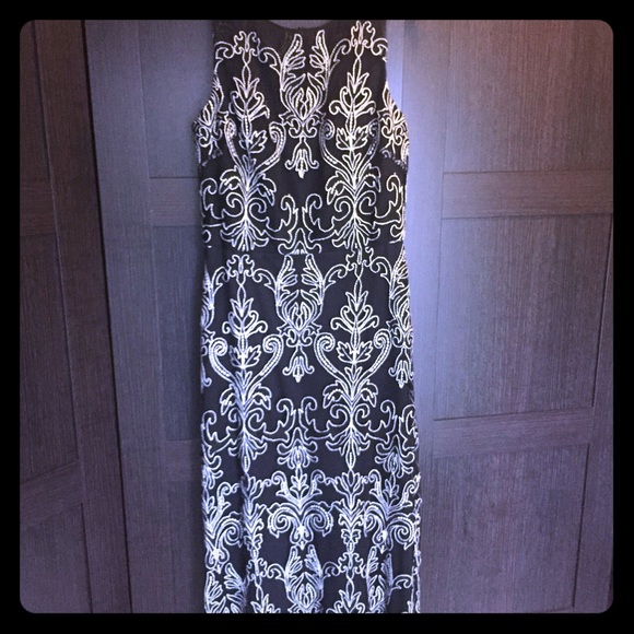 Vera Wang Evening Gown - Picture 1 of 3