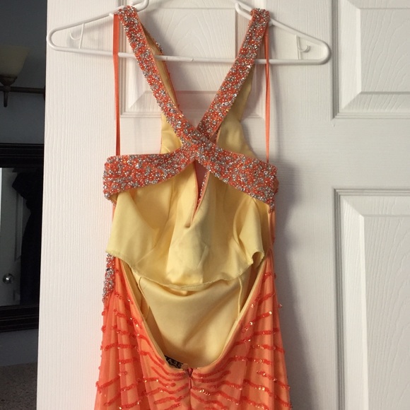 Designer cocktail dress - Picture 2 of 2