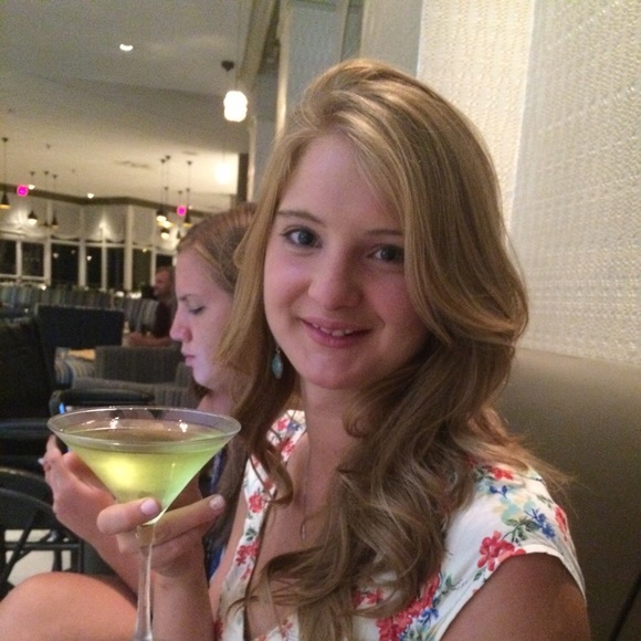 Meet your Posher, Kayla