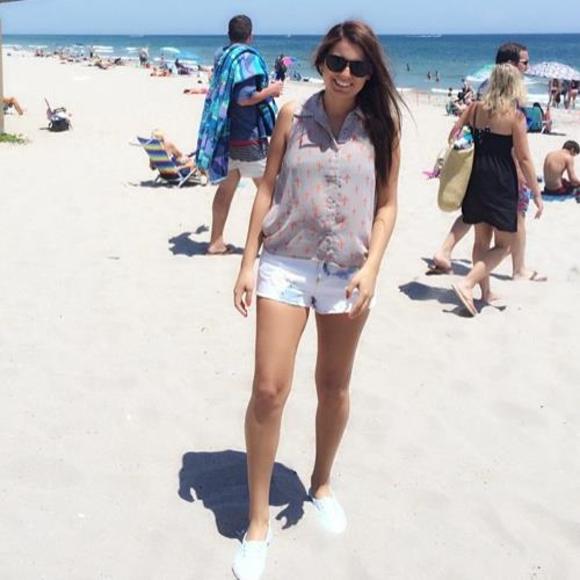 Meet your Posher, Daniela - Picture 1 of 1