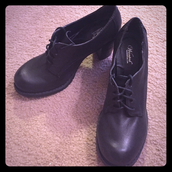 Black Wanted ankle boots