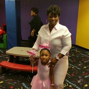 Meet your Posher, Tonya