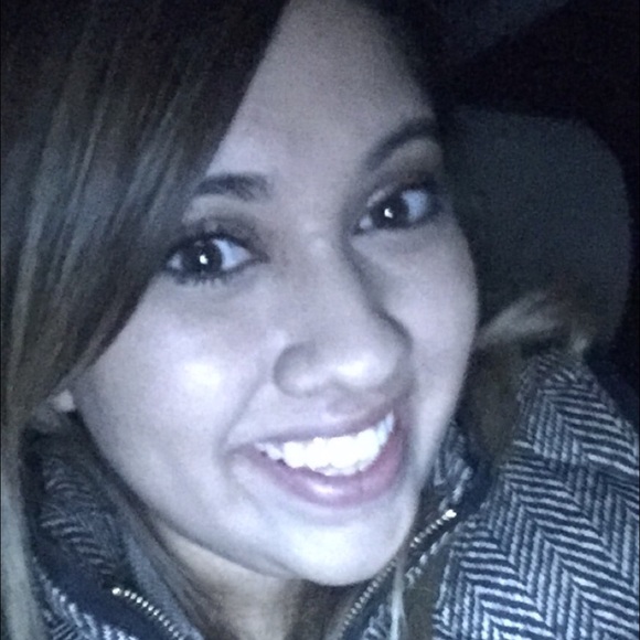 Meet your Posher, Demi