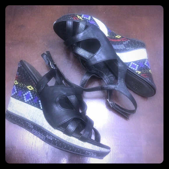 BKE tribal wedges