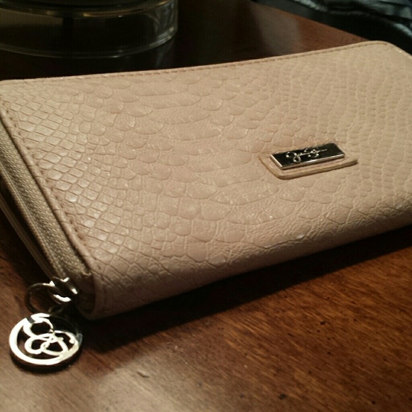 Jessica Simpson faux snakeskin wallet