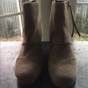Toms wedge boots