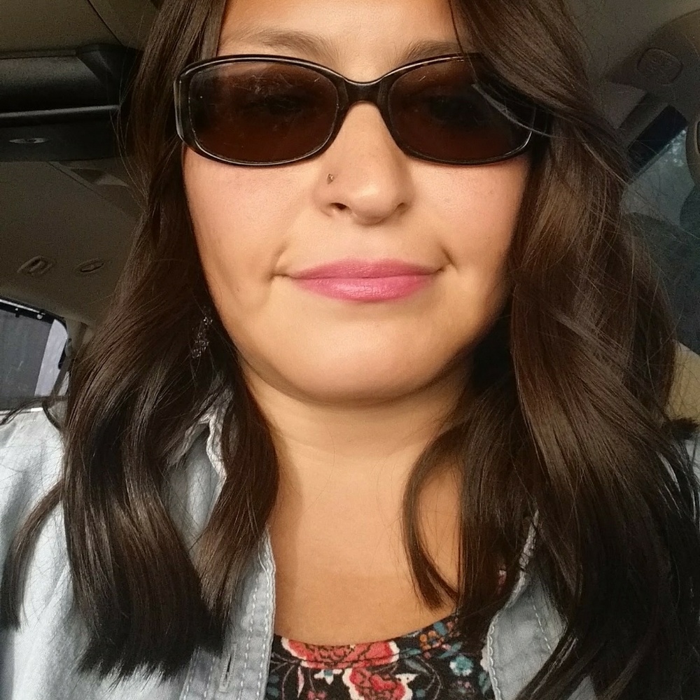 Meet your Posher, Felisha