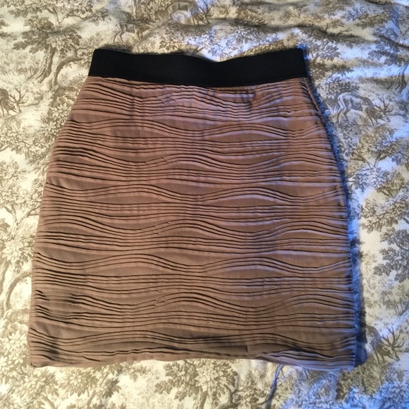 Blush bodycon Miniskirt! 💋 - Picture 2 of 2