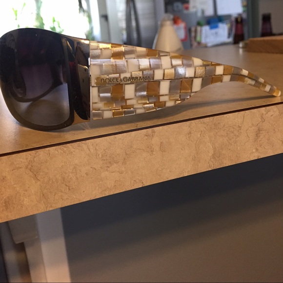 D&G sunglasses. Authentic - Picture 2 of 3