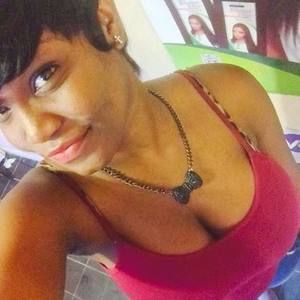 Meet your Posher, Claire