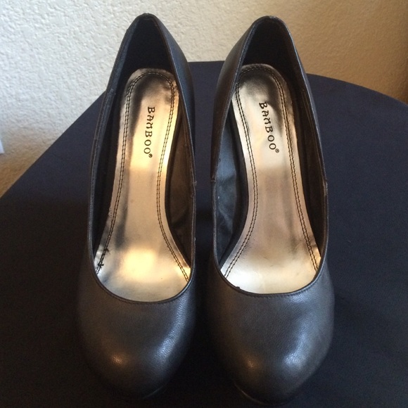 Bamboo black high wedges