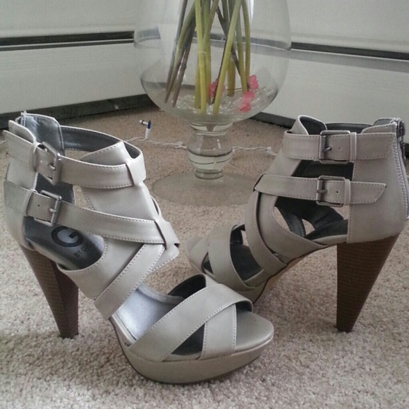 Guess Platform Sandals - Picture 1 of 4