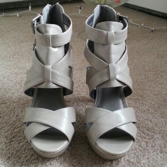 Guess Platform Sandals - Picture 2 of 4