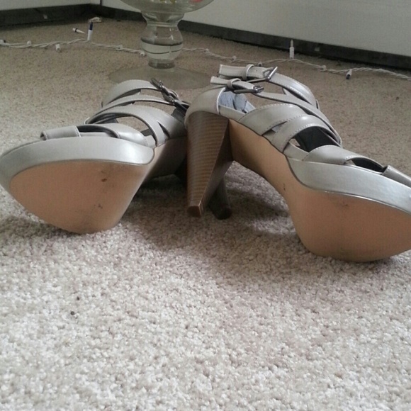 Guess Platform Sandals - Picture 4 of 4