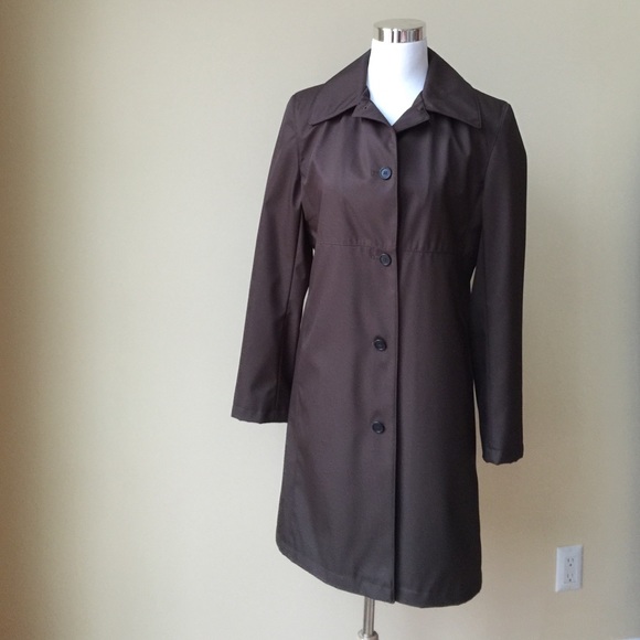 Cocoa brown Raincoat with removable wool lining.