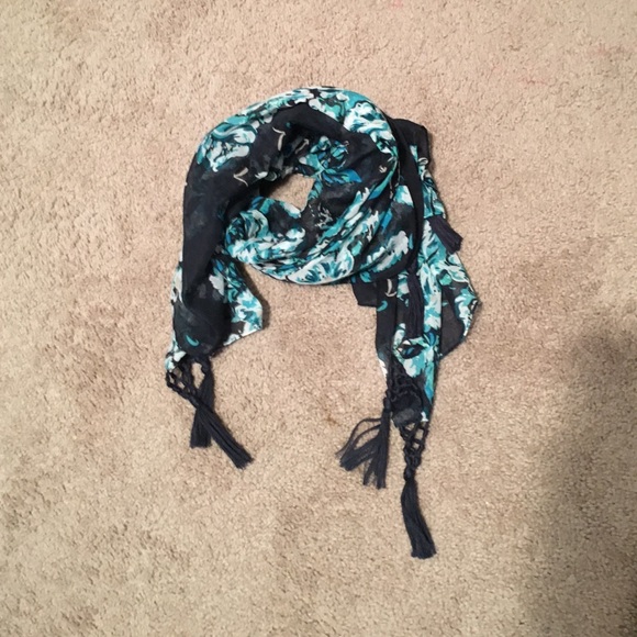 Blue sheer patterned scarf