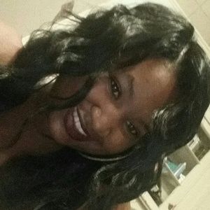 Meet your Posher, Anika