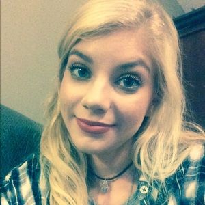 Meet your Posher, Leah